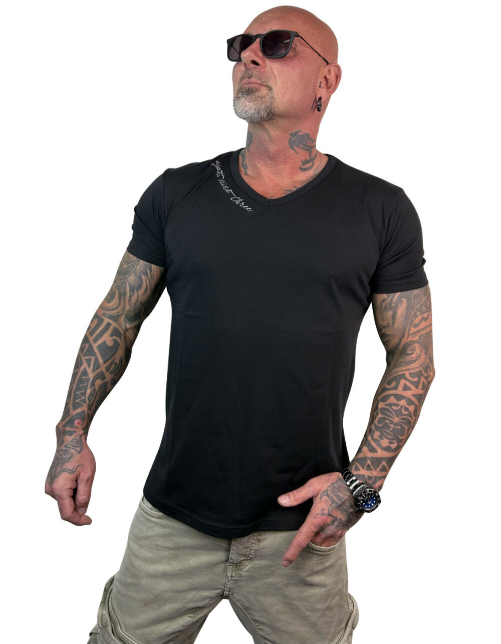 YAKUZA Bare Regular Basic V-Neck T-Shirt